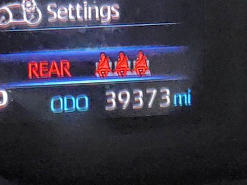 Used 2022 Toyota Corolla LE image 16