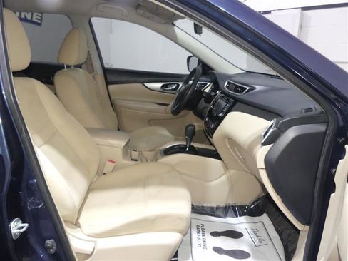 Used 2016 Nissan Rogue SV w/ SV Premium Package image 21