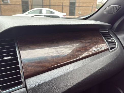 Used 2016 Ford Taurus Limited image 34