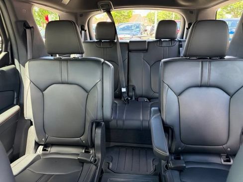 Used 2025 Honda Pilot TrailSport image 25