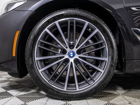 Used 2023 BMW 530e w/ Convenience Package RWD image 39