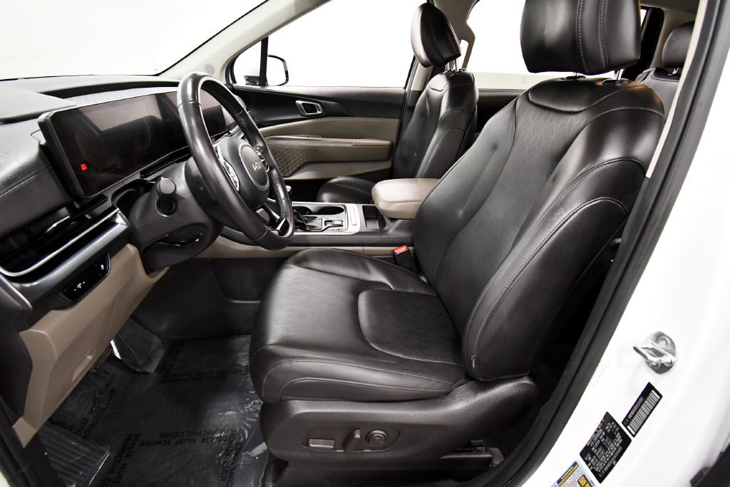 Certified 2025 Kia Carnival FWD image 14