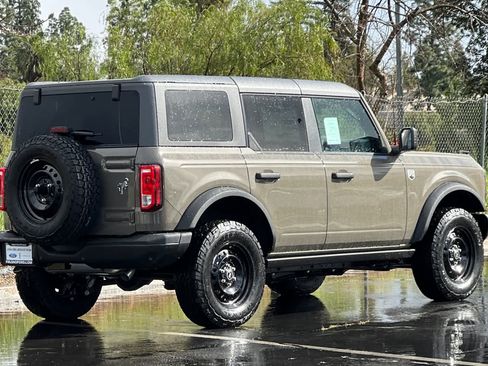 New 2026 Ford Bronco Big Bend w/ Black Diamond Package image 2