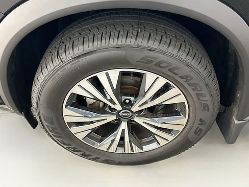 Used 2023 Nissan Rogue SV AWD/4WD image 11