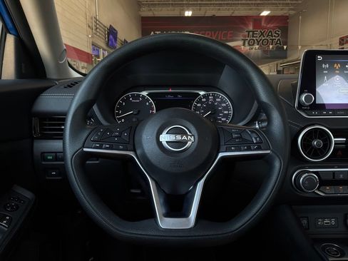 Used 2025 Nissan Sentra SV FWD image 30