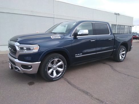 Used 2022 RAM 1500 Limited AWD/4WD image 2
