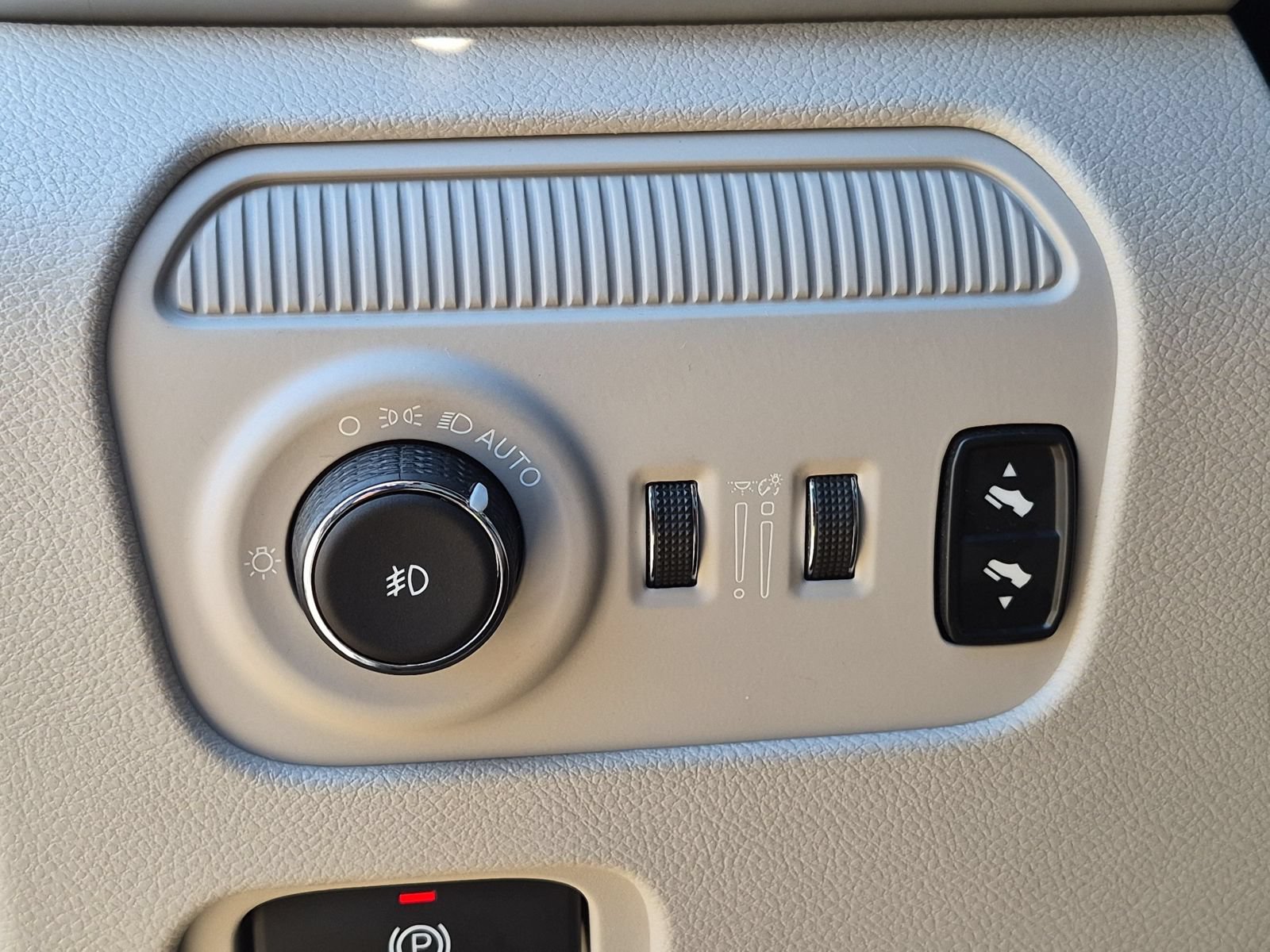 Used 2024 Jeep Wagoneer Series II w/ Flexible Seating Group RWD image 21