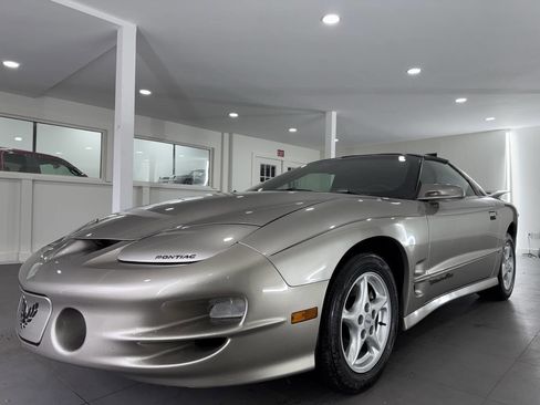 Used 1999 Pontiac Firebird Formula w/ Security Pkg RWD image 1