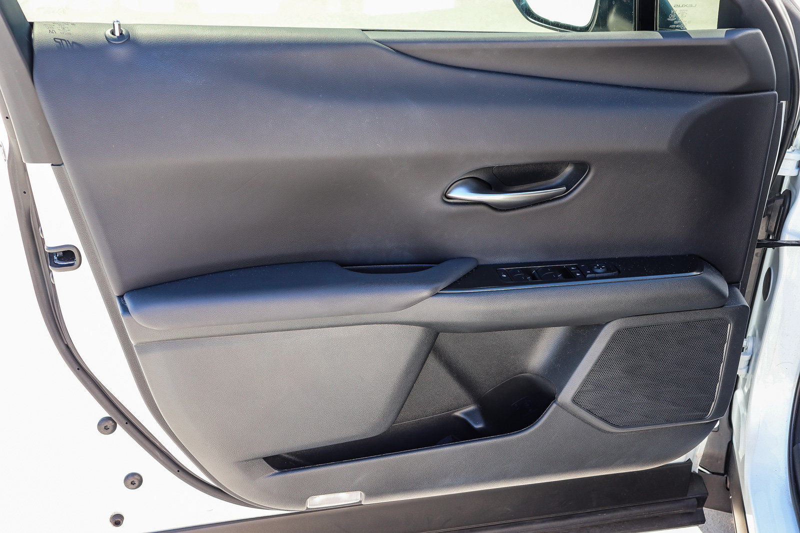Used 2025 Lexus UX 300h FWD w/ Accessory Package (Z2) image 16