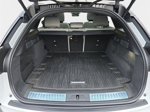 Used 2026 Land Rover Range Rover Velar S image 14