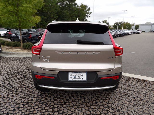Certified 2024 Volvo XC40 B5 Plus w/ Climate Package AWD/4WD image 8