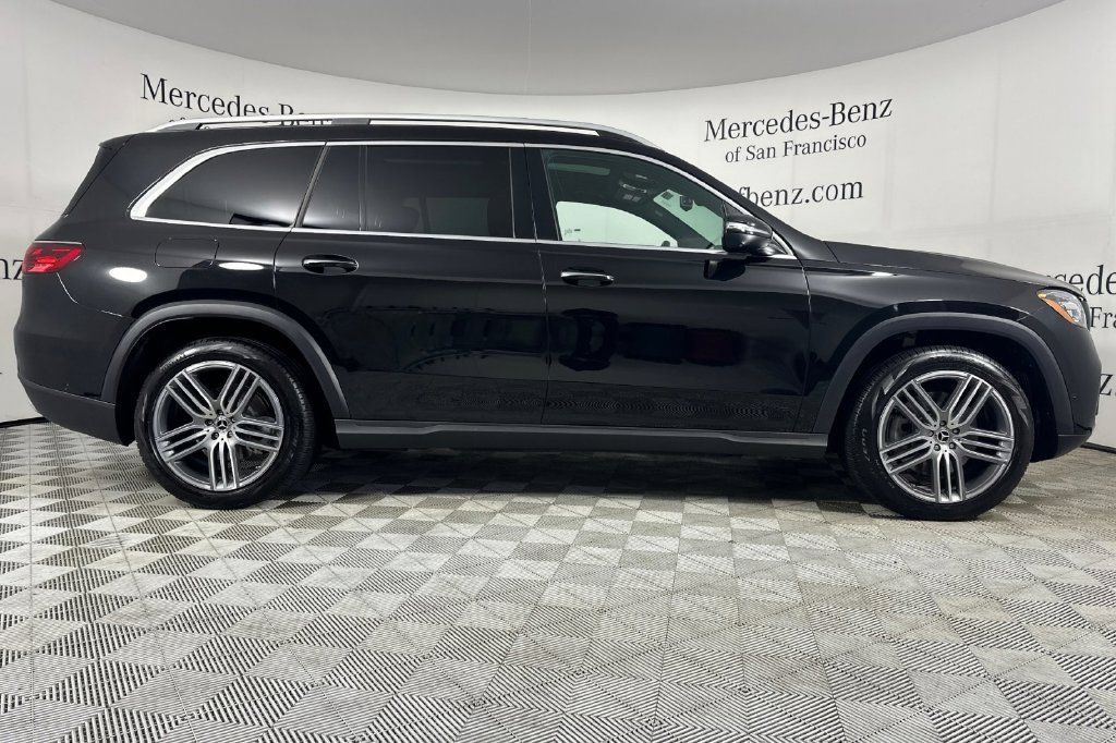 Certified 2026 Mercedes-Benz GLS 450 4MATIC image 4