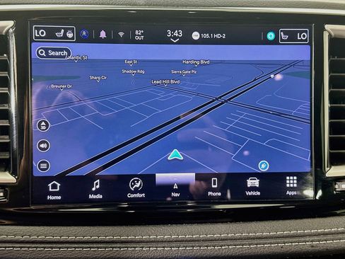 Used 2024 Chrysler Pacifica Limited FWD image 22