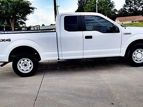 Used 2017 Ford F150 XL w/ Equipment Group 101A Mid image 10