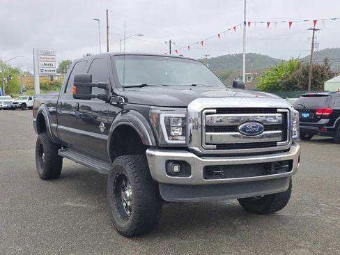 Used 2015 Ford F350 Lariat w/ Lariat Ultimate Package image 4