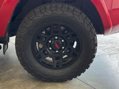 Used 2020 Toyota 4Runner TRD Off-Road Premium w/ Moonroof Package AWD/4WD image 35