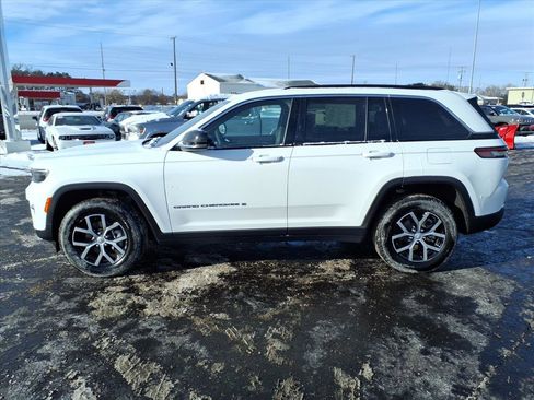Used 2024 Jeep Grand Cherokee Limited w/ Trailer Tow Package image 7