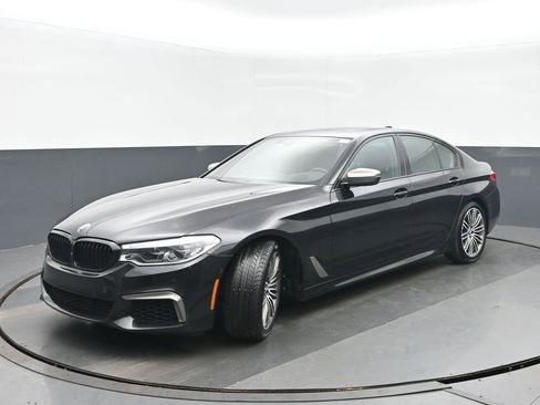 Used 2020 BMW M550i xDrive M550i xDrive w/ Dynamic Handling Package image 7