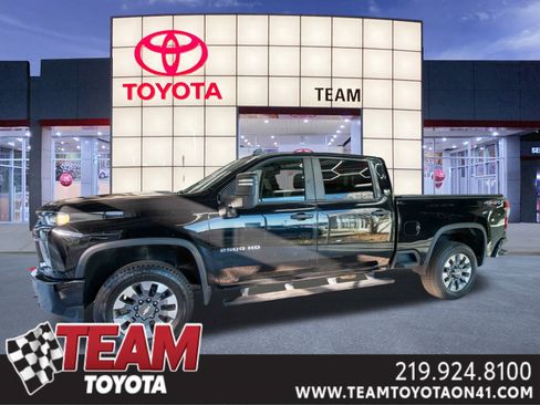 Used 2021 Chevrolet Silverado 2500 Custom w/ Custom Value Package image 1