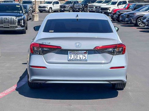 Used 2024 Honda Civic EX image 3