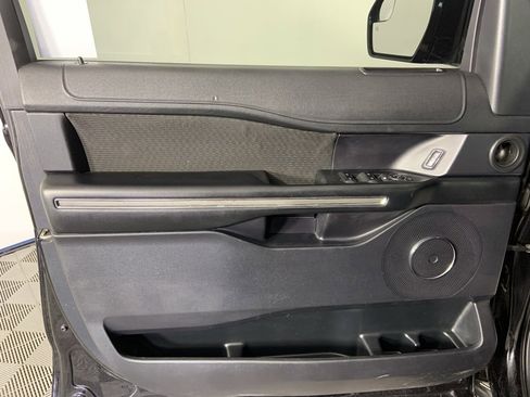 Used 2019 Ford Expedition Max XLT image 24