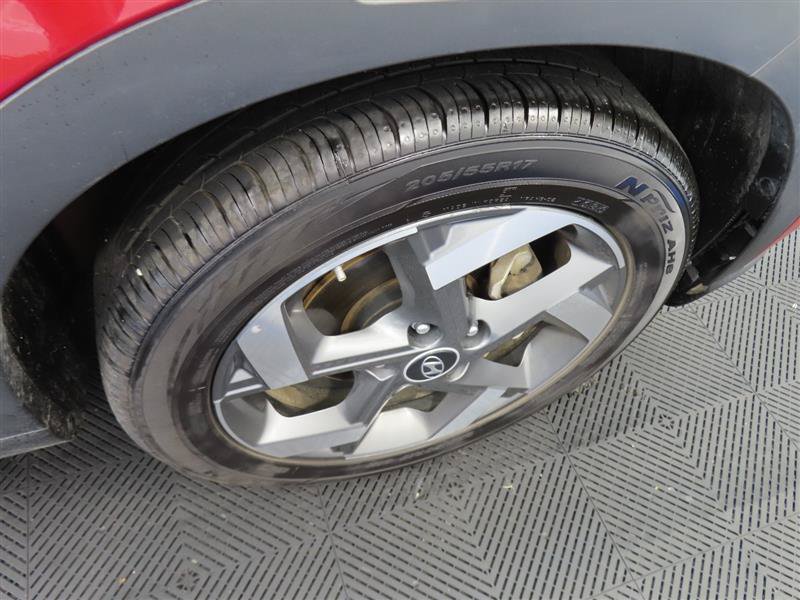 Used 2025 Hyundai Venue SEL FWD image 9