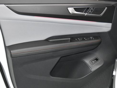 New 2026 Volkswagen Atlas Peak Edition AWD/4WD image 3