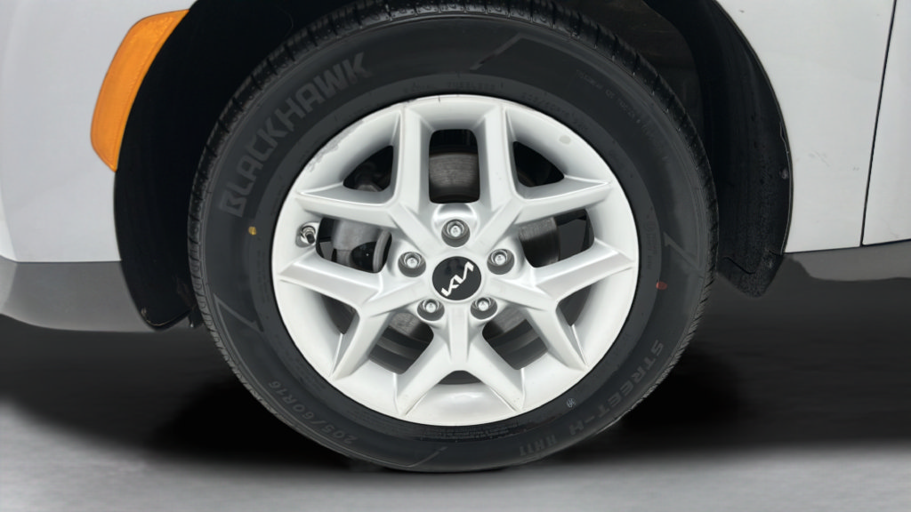 Used 2025 Kia Soul LX w/ LX Technology Package FWD image 9