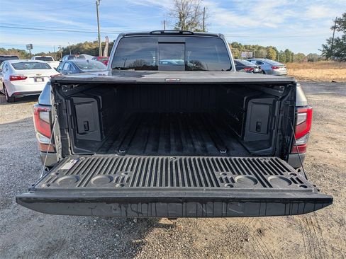 Used 2021 Nissan Titan Platinum Reserve image 12