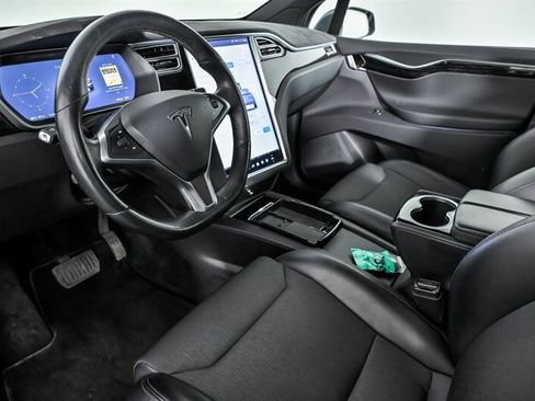 Used 2016 Tesla Model X 75D image 17