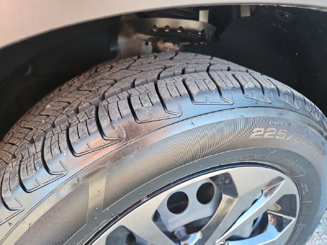 Used 2024 Chevrolet Trax LS w/ Driver Confidence Package FWD image 28