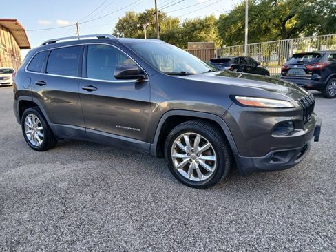 Used 2015 Jeep Cherokee Limited FWD image 3
