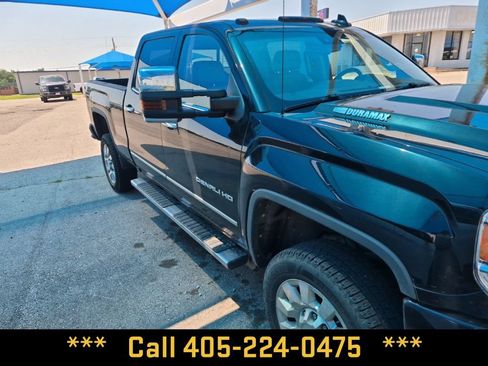 Used 2017 GMC Sierra 2500 Denali w/ Duramax Plus Package AWD/4WD image 15