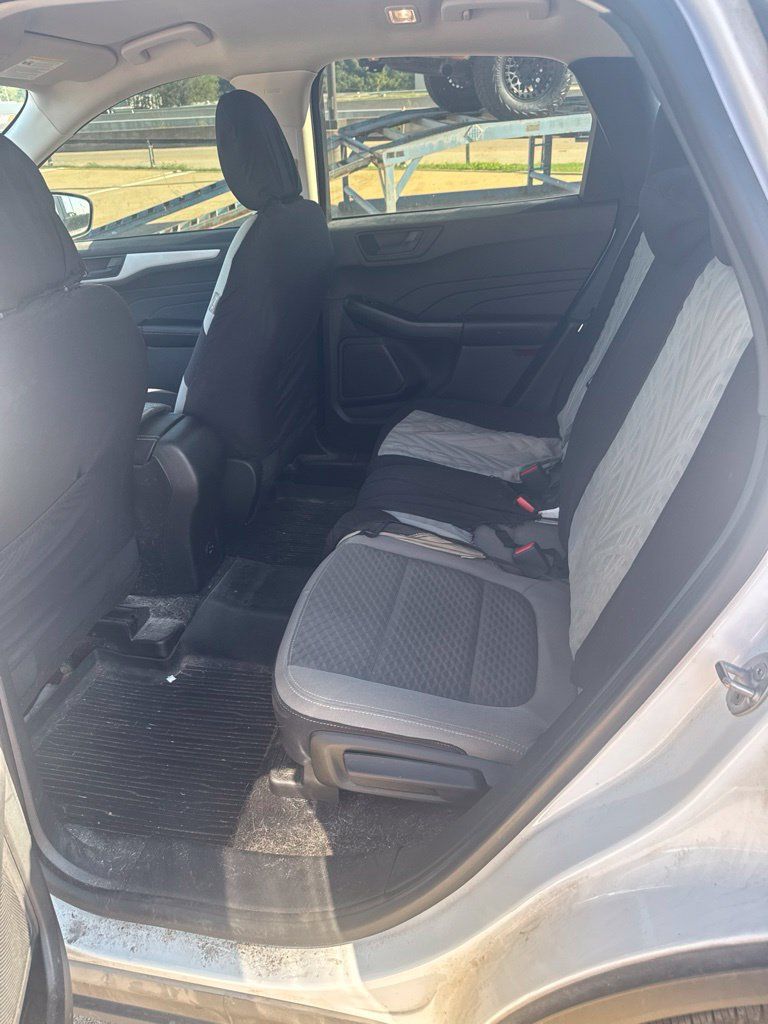 Used 2022 Ford Escape SE FWD image 15