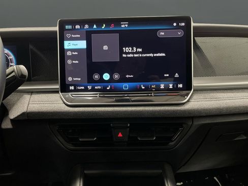 Used 2025 Volkswagen Tiguan S image 8