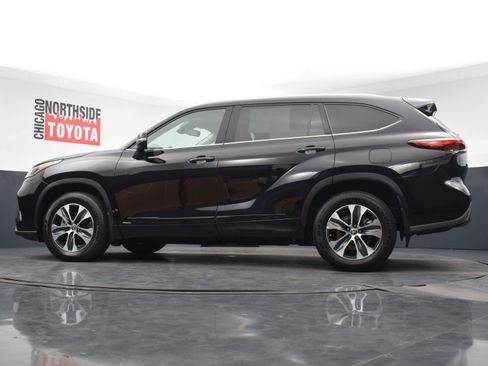 Used 2022 Toyota Highlander XLE image 30