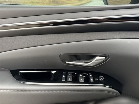 Used 2024 Hyundai Tucson Limited image 15