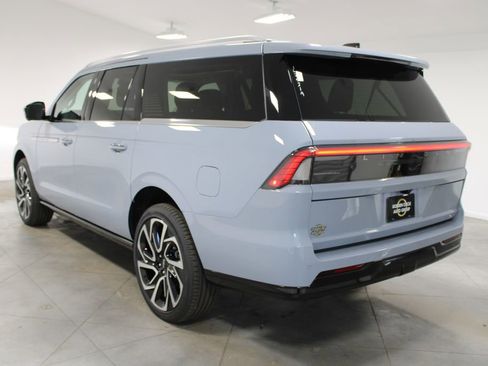 New 2026 Lincoln Navigator L Reserve image 6