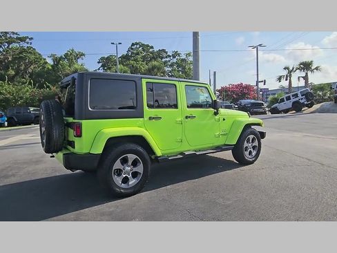 Used 2016 Jeep Wrangler Unlimited Sahara w/ Connectivity Group AWD/4WD image 34