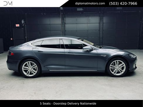 Used 2015 Tesla Model S 85 image 8