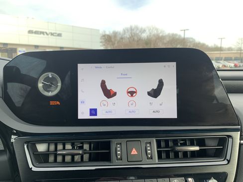 Certified 2025 Lexus ES 350 w/ Premium Package image 24