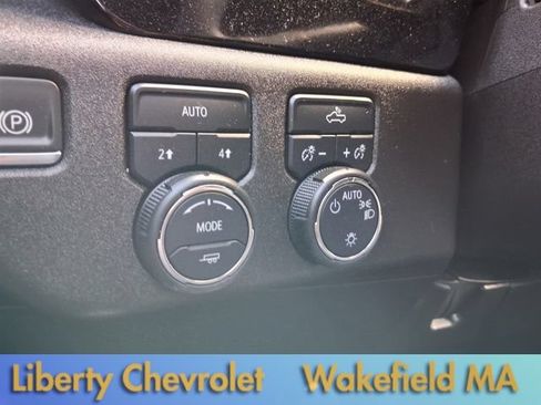 Used 2025 Chevrolet Silverado 1500 LT AWD/4WD image 35