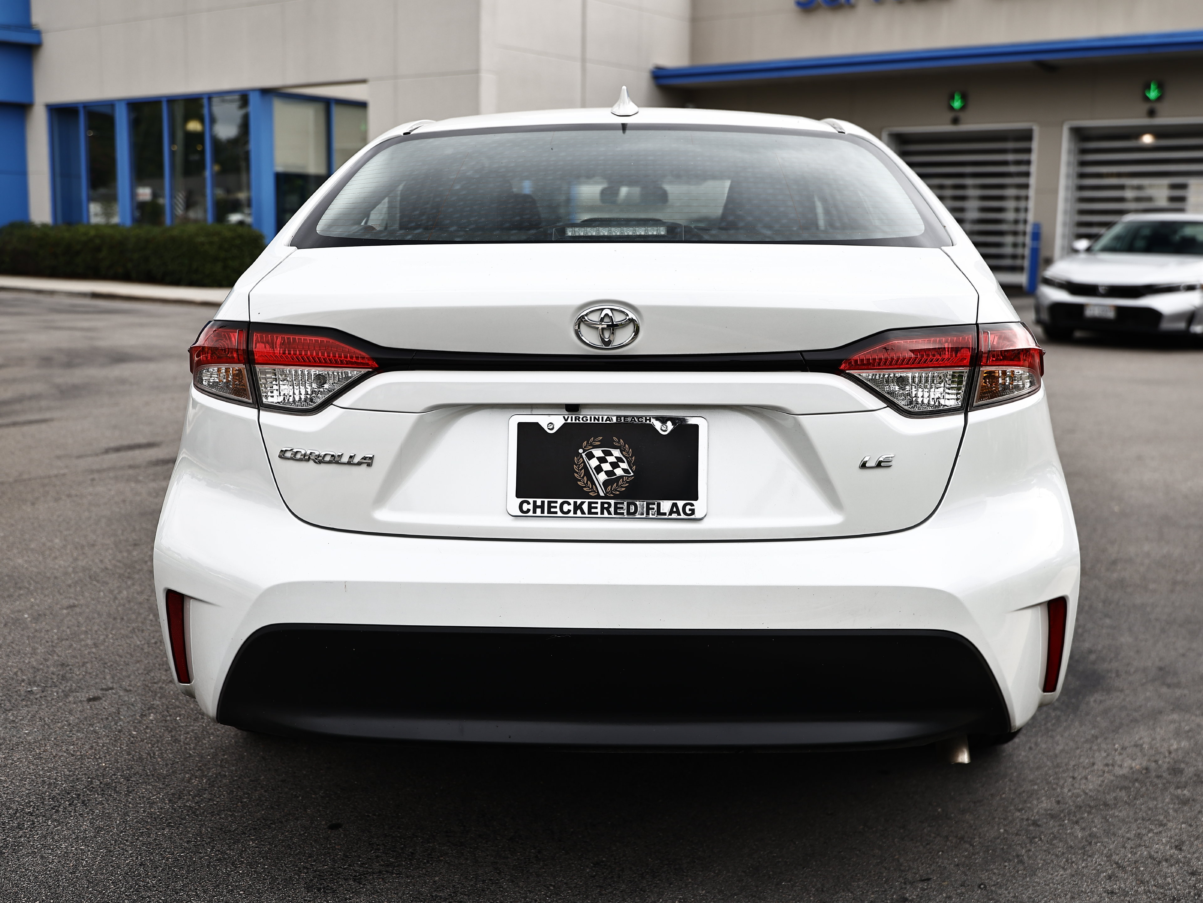 Used 2025 Toyota Corolla LE FWD image 9