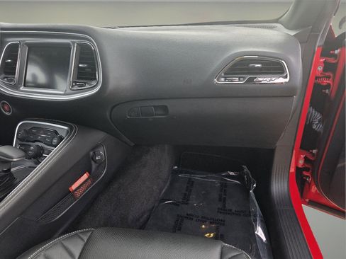 Used 2016 Dodge Challenger SRT Hellcat image 17