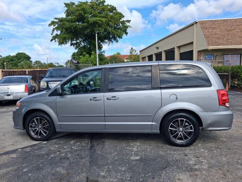 Used 2017 Dodge Grand Caravan SE w/ Power Window Group FWD image 9