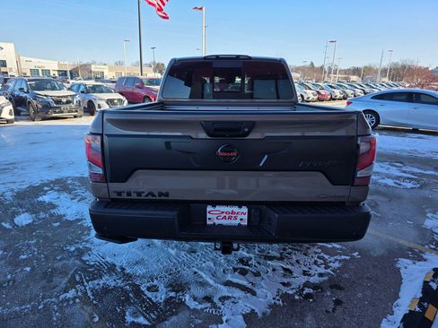 Used 2021 Nissan Titan PRO-4X w/ Pro-4x Convenience Package AWD/4WD image 4
