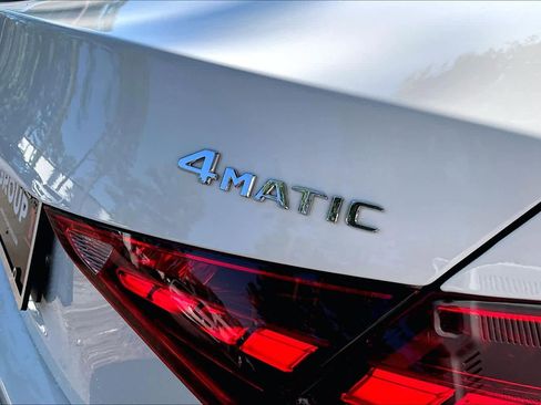 Used 2025 Mercedes-Benz C 300 4MATIC Sedan image 10