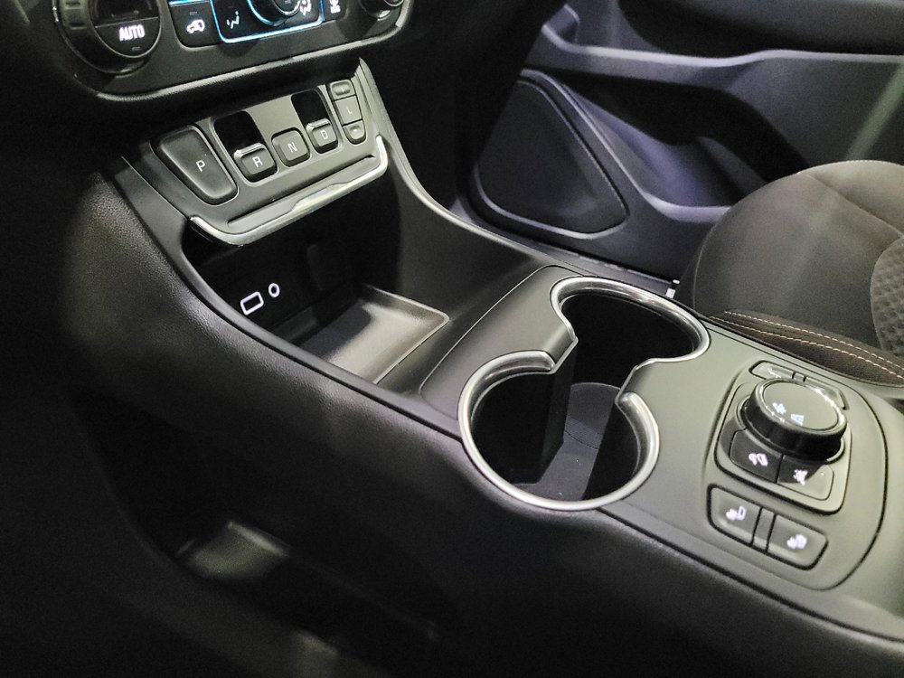 Used 2020 GMC Terrain SLE w/ Driver Convenience Package FWD image 26