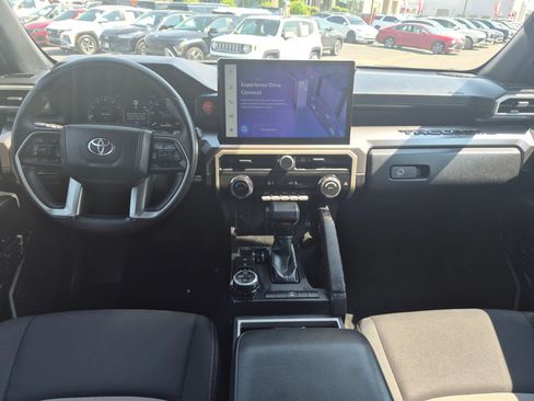 Used 2025 Toyota Tacoma TRD Off-Road AWD/4WD image 27