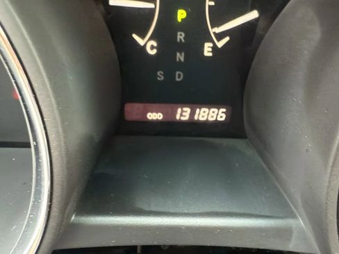 Used 2013 Toyota Highlander SE image 17